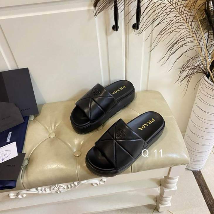 Picture of Prada Slippers _SKUPradasz35-40Y0702134